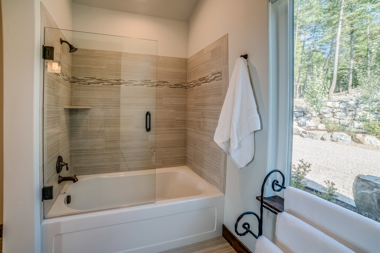 Shower & Tub Installation in Jacksonville